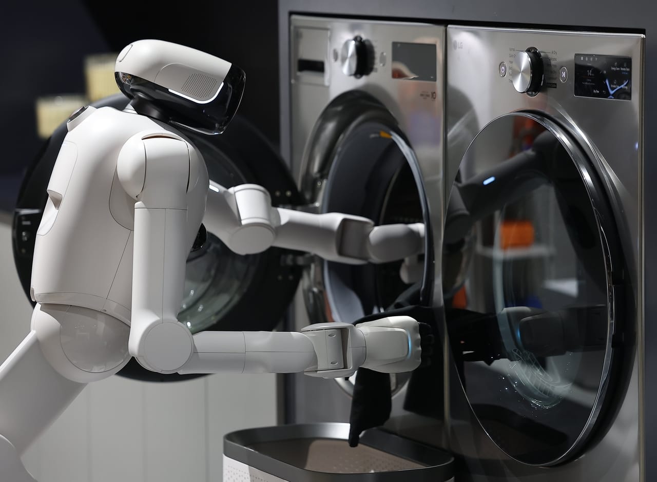 LG Builds ‘Robot Data Factory’ to Train Humanoid Robots for Real-World ...